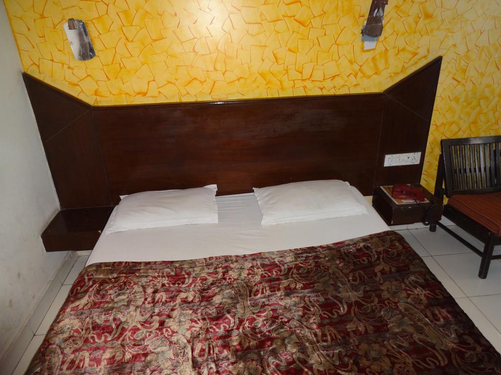 Hotel Elegant International New Delhi Rum bild