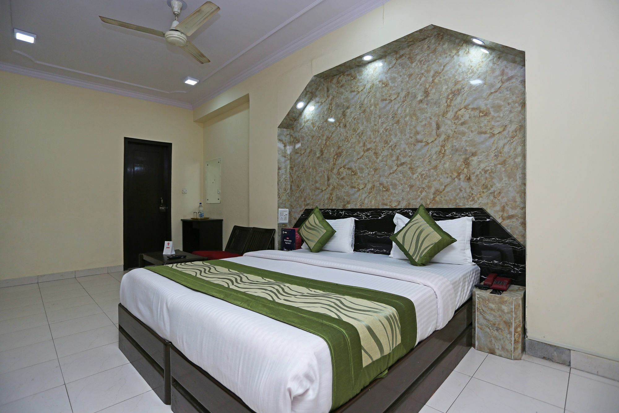 Hotel Elegant International New Delhi Exteriör bild